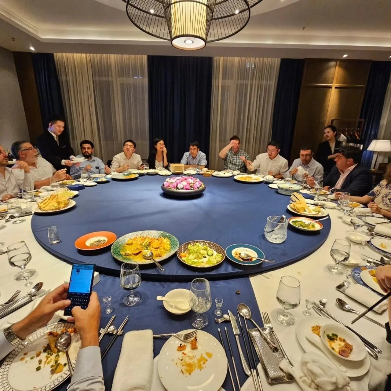 Con directivos de Dahua · China